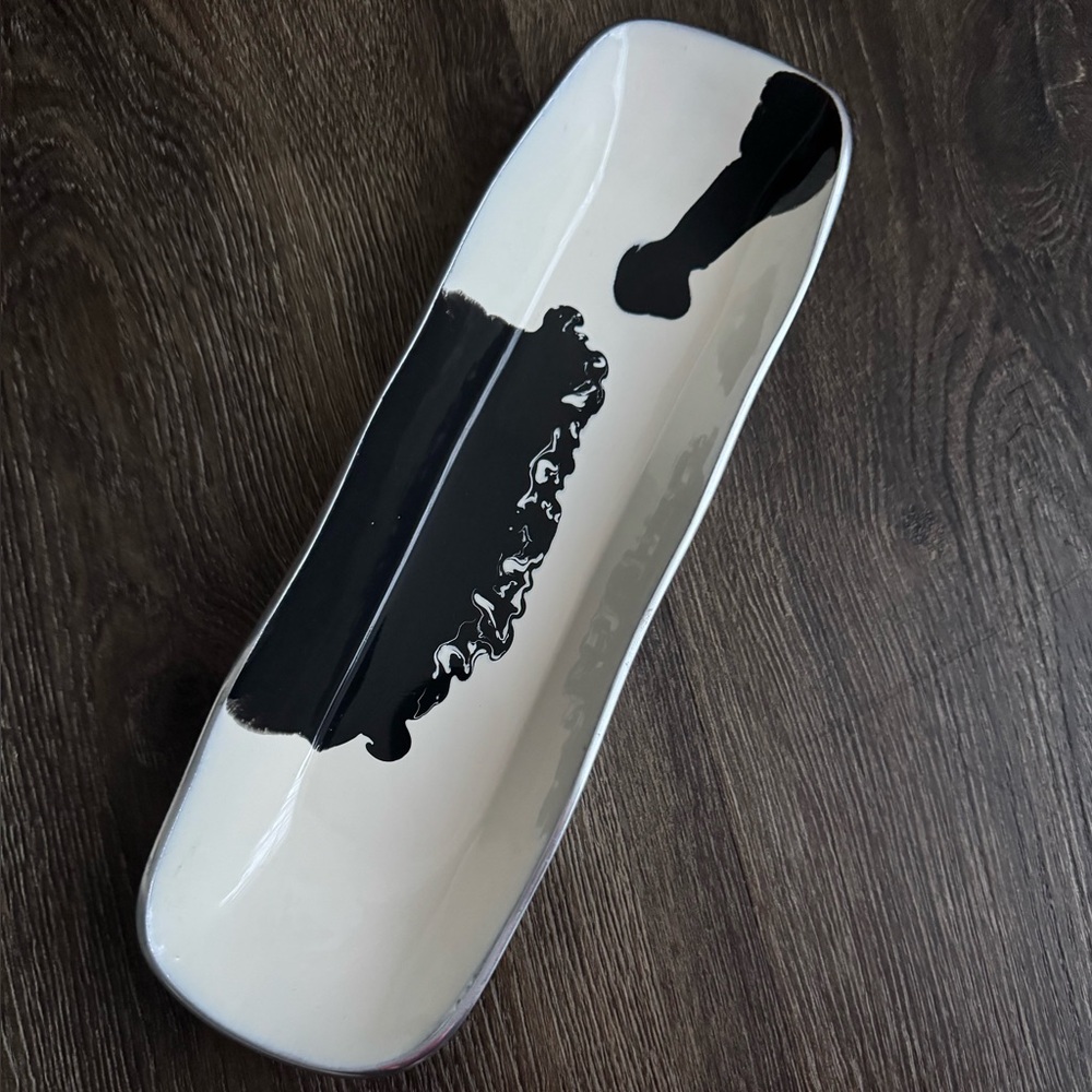 Nima Oberoy LUNARES. Collectible Abstract Black and White Ceramic Tray